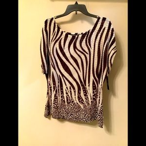 Chocolate & Cream top animal print, even the sea floor/seaweed make it you. Lg